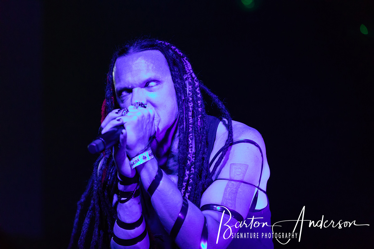 Crowd and performer coverage